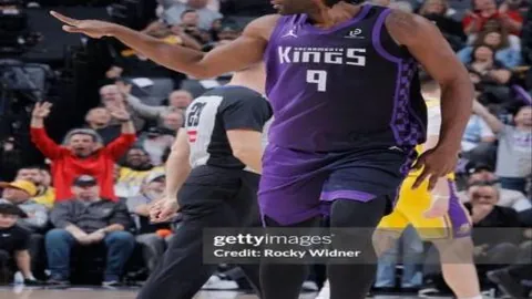 孙兴慜任意球神技惊艳全场，门将无能为力，有望创造历史新纪录！