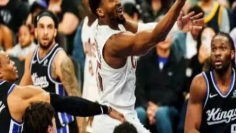 福克斯33分领跑个人最高，送出19次助攻，福克斯与埃利斯助鹰队惊险赢国王